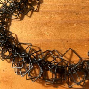 Square links lightweight necklace